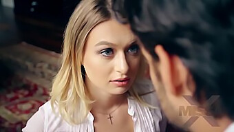 Prsatá Natalia Starr A Jay Smooth V Horkém Trojúhelníku