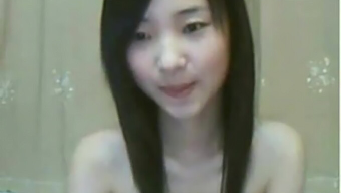 Amateur Chinese Girl Fingers Herself On Webcam