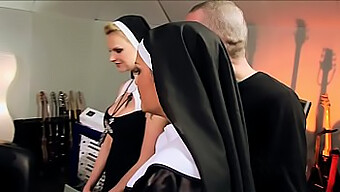 Nuns Seduc...