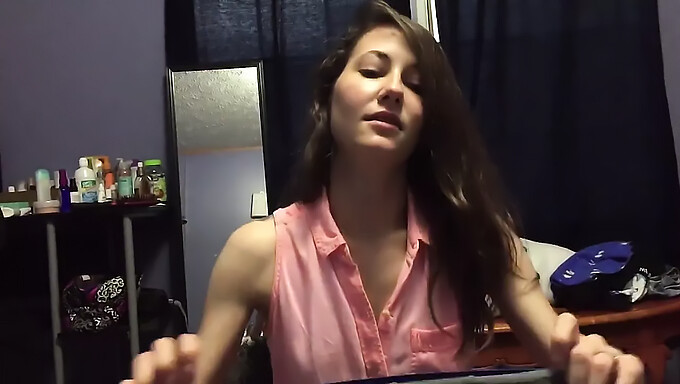 Hottest Amateur Gives A Blowjob