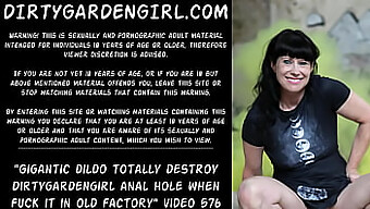 Dirtygardengirl Mendapat Kesenangan Anal Yang Melampau Dari Dildo Di Kilang Terbengkalai